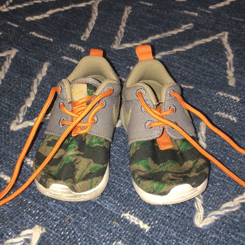 Baby boys Nike size 5